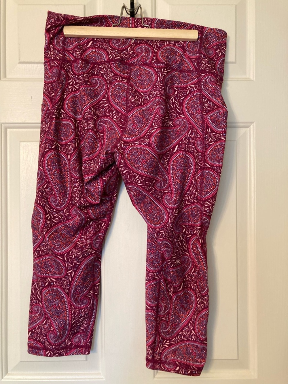 Old Navy Paisley Active Leggings